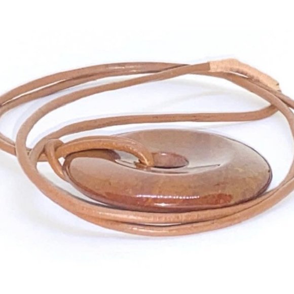 Vintage Red jasper stone disc pendant leather cord necklace - Picture 2 of 3